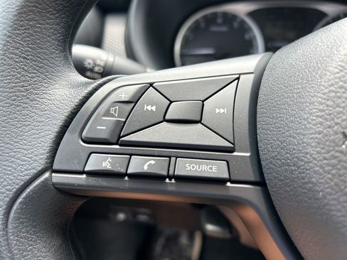 New 2025 Nissan Kicks Play S image 19