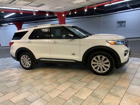 Used 2021 Ford Explorer King Ranch w/ Premium Technology Package image 7