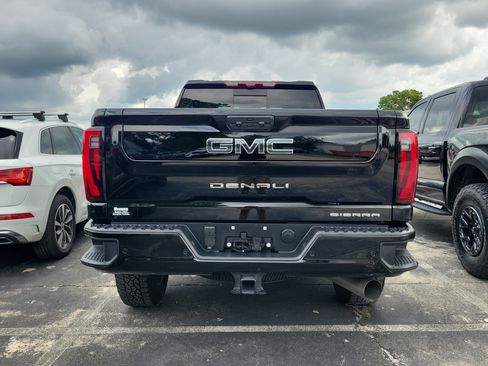 Used 2025 GMC Sierra 2500 Denali Ultimate AWD/4WD image 5