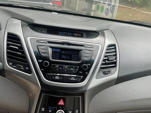 Used 2014 Hyundai Elantra FWD image 14