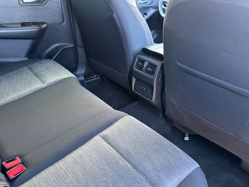 Used 2023 Nissan Rogue SV image 30