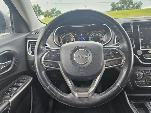 Used 2019 Jeep Cherokee Limited FWD image 14