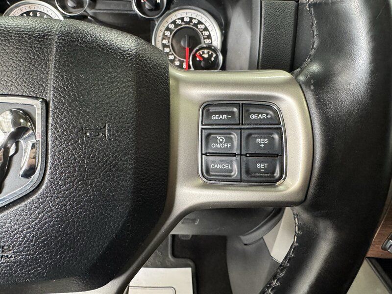Used 2016 RAM 1500 Laramie w/ Convenience Group AWD/4WD image 9