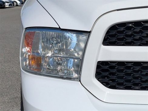 Used 2018 RAM 1500 Express image 10