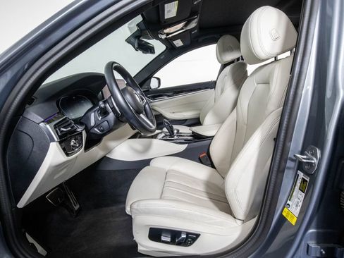 Used 2023 BMW 540i w/ M Sport Package RWD image 9