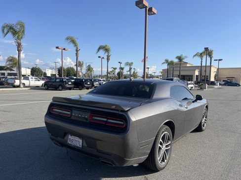 Used 2019 Dodge Challenger SXT w/ Plus Package image 8