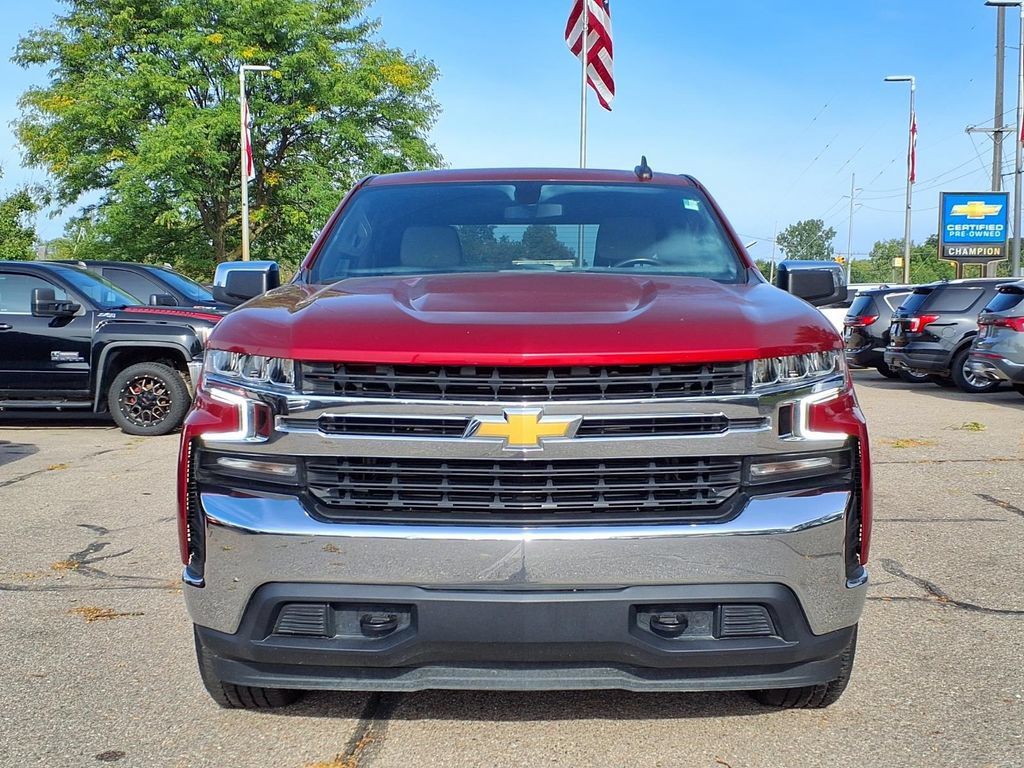 Used 2022 Chevrolet Silverado 1500 LT AWD/4WD image 2