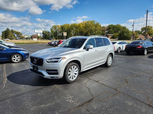 Used 2019 Volvo XC90 T6 Momentum w/ Advanced Package image 2