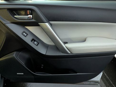 Used 2015 Subaru Forester 2.5i Limited image 14