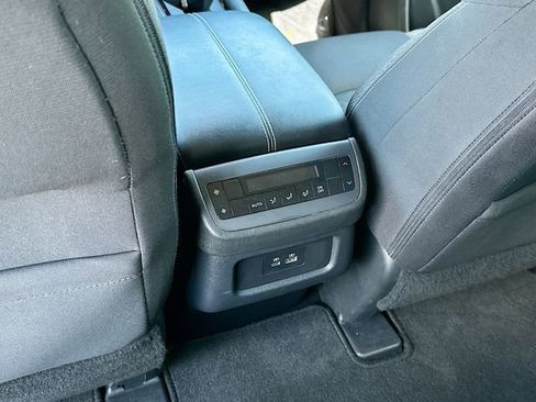 Used 2024 Nissan Pathfinder SV image 24