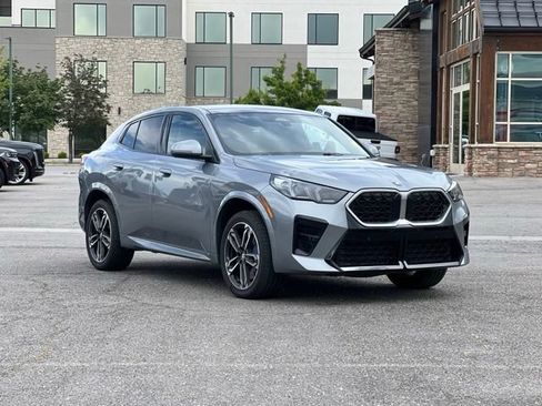 Used 2025 BMW X2 xDrive28i AWD/4WD image 1