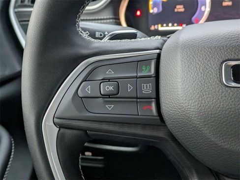 New 2025 Jeep Grand Cherokee Laredo image 18