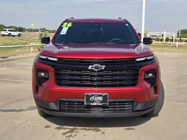 Used 2026 Chevrolet Traverse LT FWD image 2