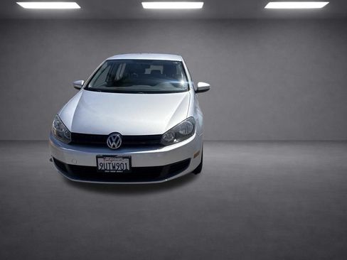 Used 2012 Volkswagen Golf 4-Door FWD image 6