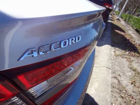 Used 2022 Honda Accord Touring image 16