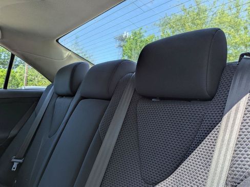 Used 2011 Toyota Camry SE w/ SE Extra-Value Pkg #1 FWD image 25