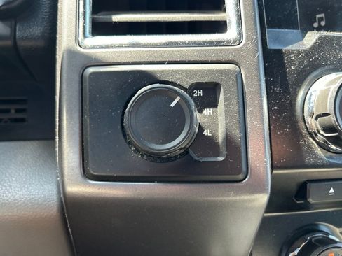 Used 2016 Ford F150 XLT w/ Equipment Group 302A Luxury AWD/4WD image 31
