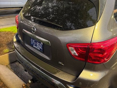 Used 2020 Nissan Pathfinder SL FWD image 36