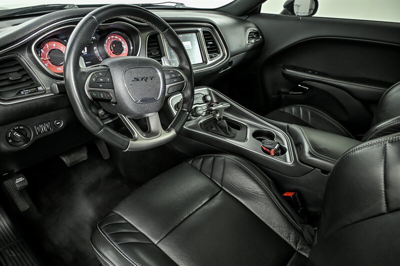 Used 2016 Dodge Challenger SRT Hellcat RWD image 15
