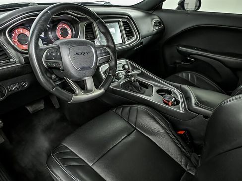 Used 2016 Dodge Challenger SRT Hellcat RWD image 15