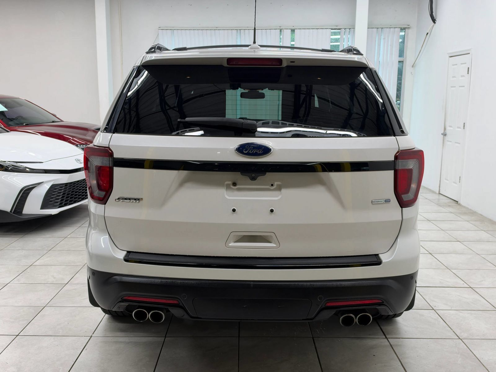 Used 2018 Ford Explorer Sport w/ Equipment Group 401A AWD/4WD image 8