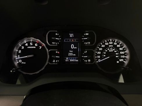 Used 2020 Toyota Tundra SR5 image 18