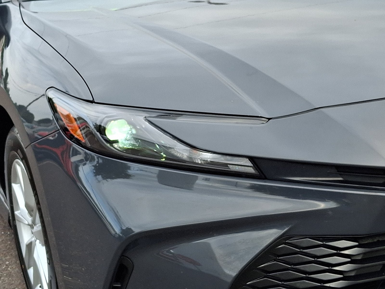 Used 2025 Toyota Camry LE FWD image 9