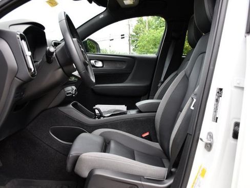 Used 2023 Volvo C40 P8 Recharge Plus w/ Protection Package Premier AWD/4WD image 17