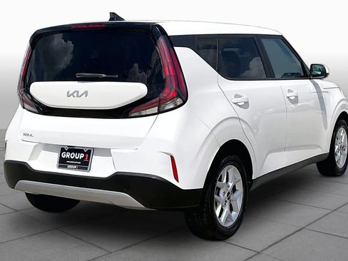 Used 2023 Kia Soul LX w/ LX Technology Package FWD image 13
