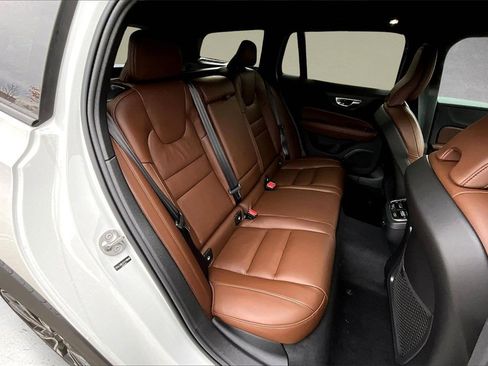 New 2026 Volvo V60 B5 Cross Country Ultra w/ Climate Package image 10