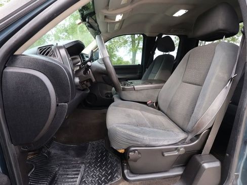 Used 2007 Chevrolet Silverado 1500 LT w/ 1LT Convenience Package AWD/4WD image 8
