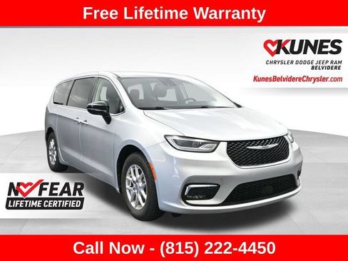Used 2024 Chrysler Pacifica Touring-L FWD image 1