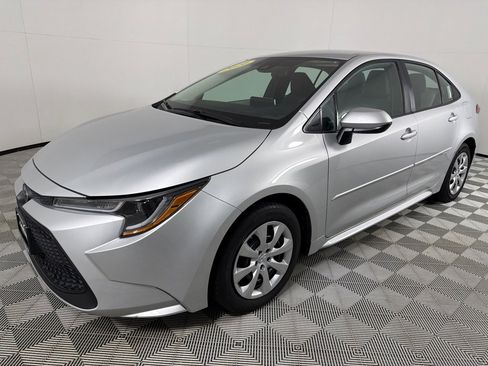 Used 2020 Toyota Corolla LE image 9