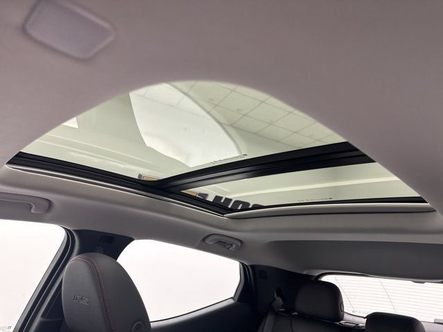 New 2027 Chevrolet Bolt RS w/ Technology Package FWD image 21