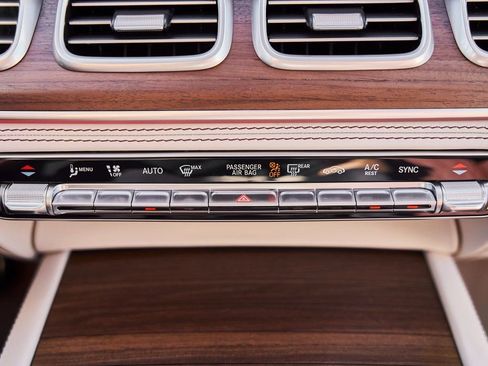 Used 2026 Mercedes-Benz Maybach GLS 600 4MATIC image 82