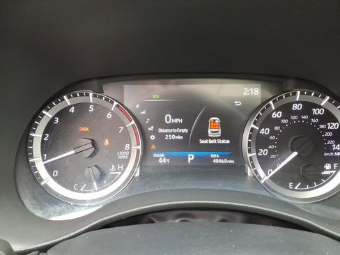 Certified 2023 Toyota Highlander XLE image 22