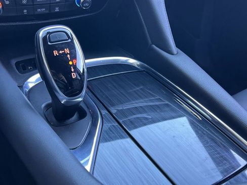 Used 2019 Buick Enclave Essence image 21