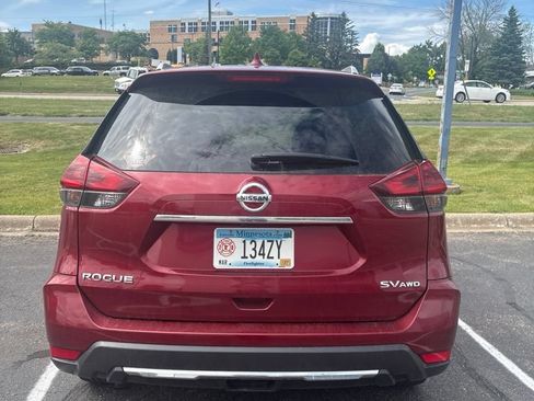Used 2018 Nissan Rogue SV AWD/4WD image 9