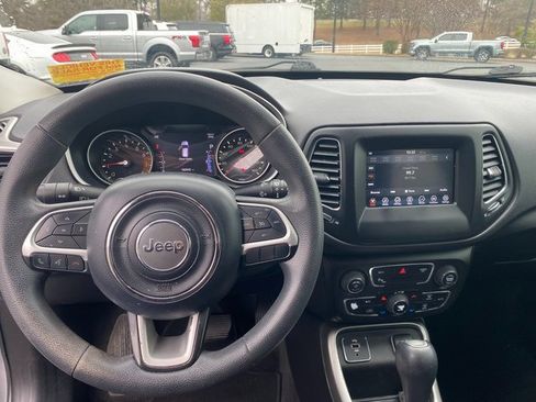 Used 2018 Jeep Compass Sport w/ Tech Group image 10