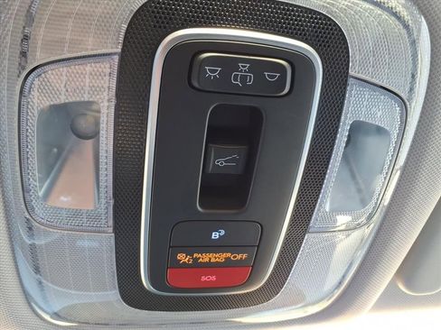 Used 2025 Hyundai Kona Limited image 27