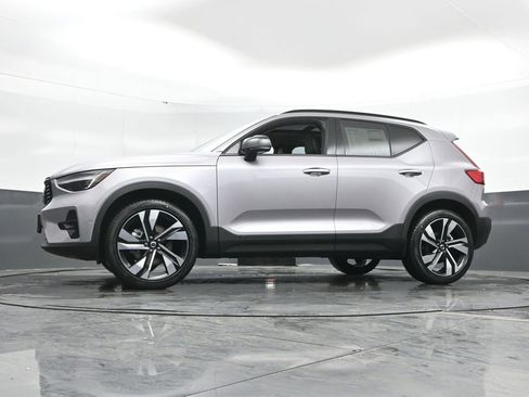 New 2026 Volvo XC40 B5 Ultra w/ Protection Package Premier image 43