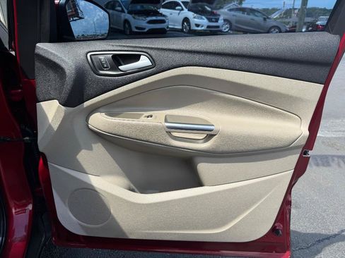 Used 2018 Ford Escape SE w/ Ford Safe & Smart Package AWD/4WD image 24