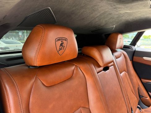 Used 2020 Lamborghini Urus AWD/4WD image 33