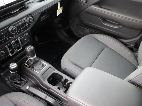 New 2024 Jeep Wrangler Sahara w/ Technology Group image 29