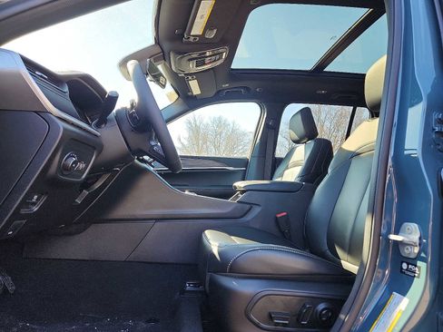 New 2026 Jeep Grand Cherokee Limited image 9