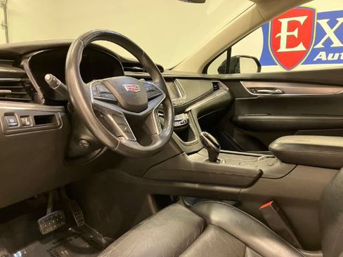 Used 2017 Cadillac XT5 Luxury FWD image 21