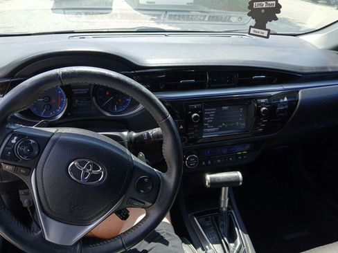 Used 2016 Toyota Corolla S FWD image 3