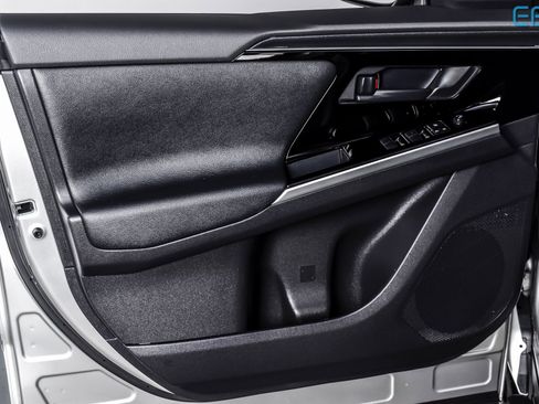 Used 2024 Toyota bZ4X XLE w/ Weather Package image 15