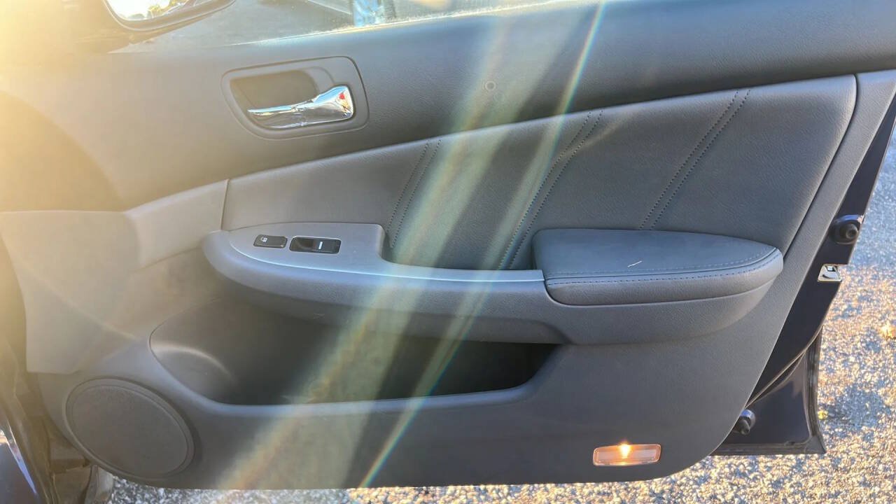 Used 2005 Honda Accord EX image 20