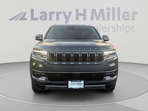 Used 2022 Jeep Wagoneer Series III w/ Premium Group I AWD/4WD image 8